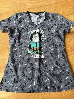 Universal monsters scrub top womens xs